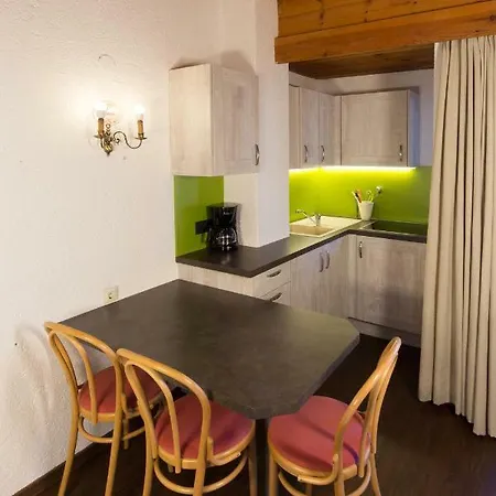 Mynest Apartment *